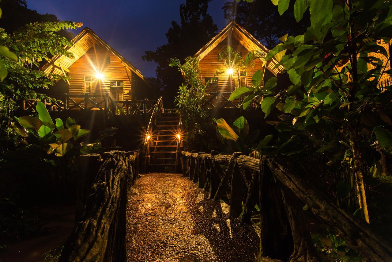 Art'S Riverview Lodge Khao Sok National Park Exterior foto